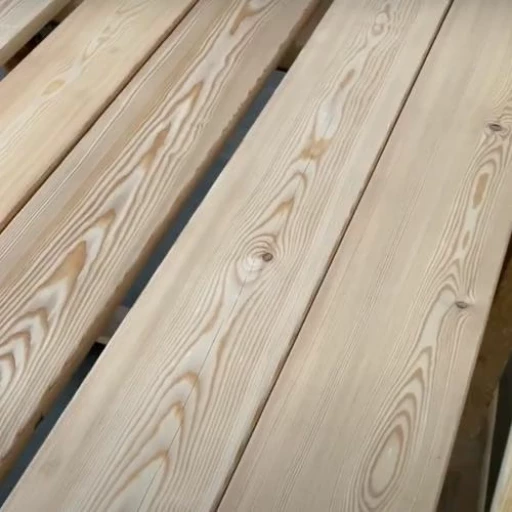 Доска террасная лиственница гладкая 34*90*5000, сорт ВС (0,45м2)