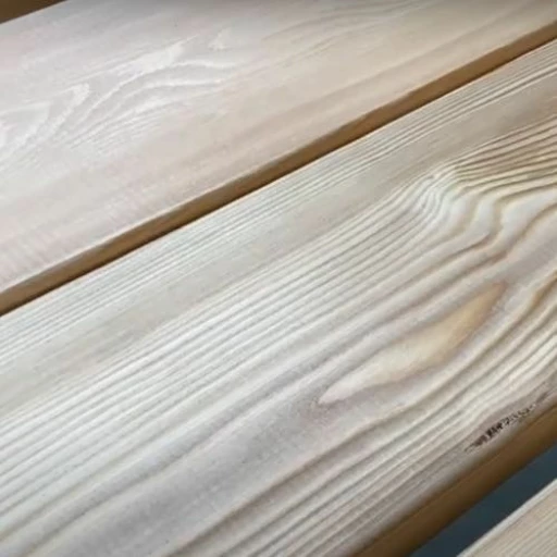 Доска террасная лиственница гладкая 45*90*4000, сорт АВ (0,36м2)