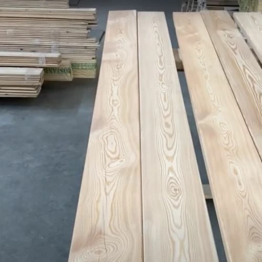 Доска террасная лиственница гладкая 45*120*2500, сорт АВС (0,3м2)